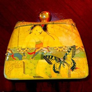 Stella Page Design Clutch